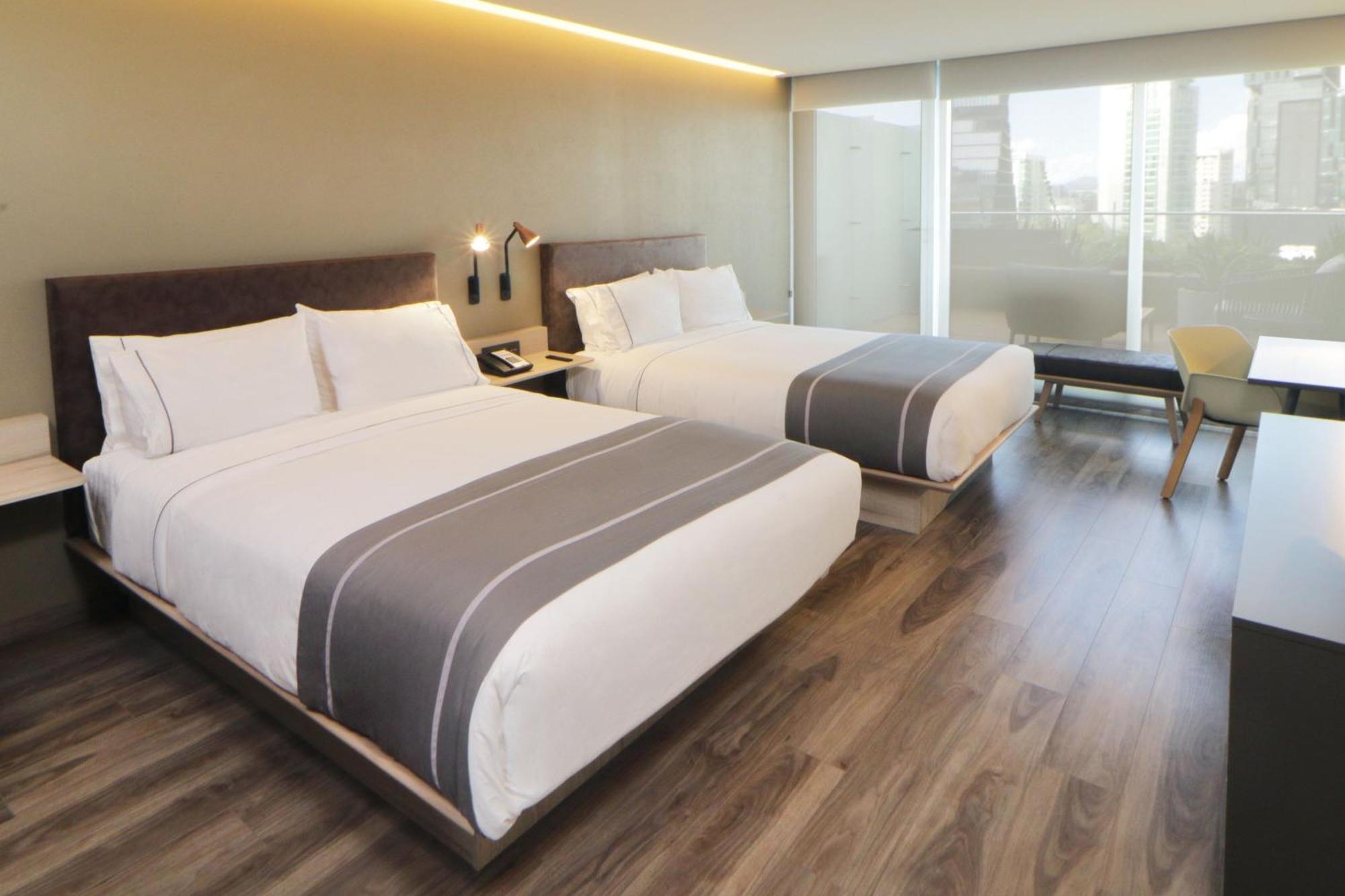 City Express Plus By Marriott Guadalajara Providencia Buitenkant foto