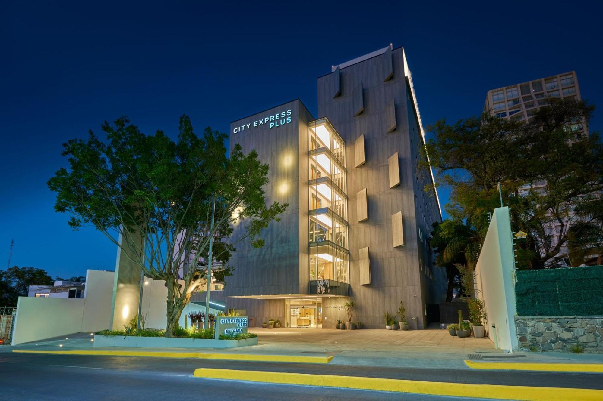 City Express Plus By Marriott Guadalajara Providencia Buitenkant foto